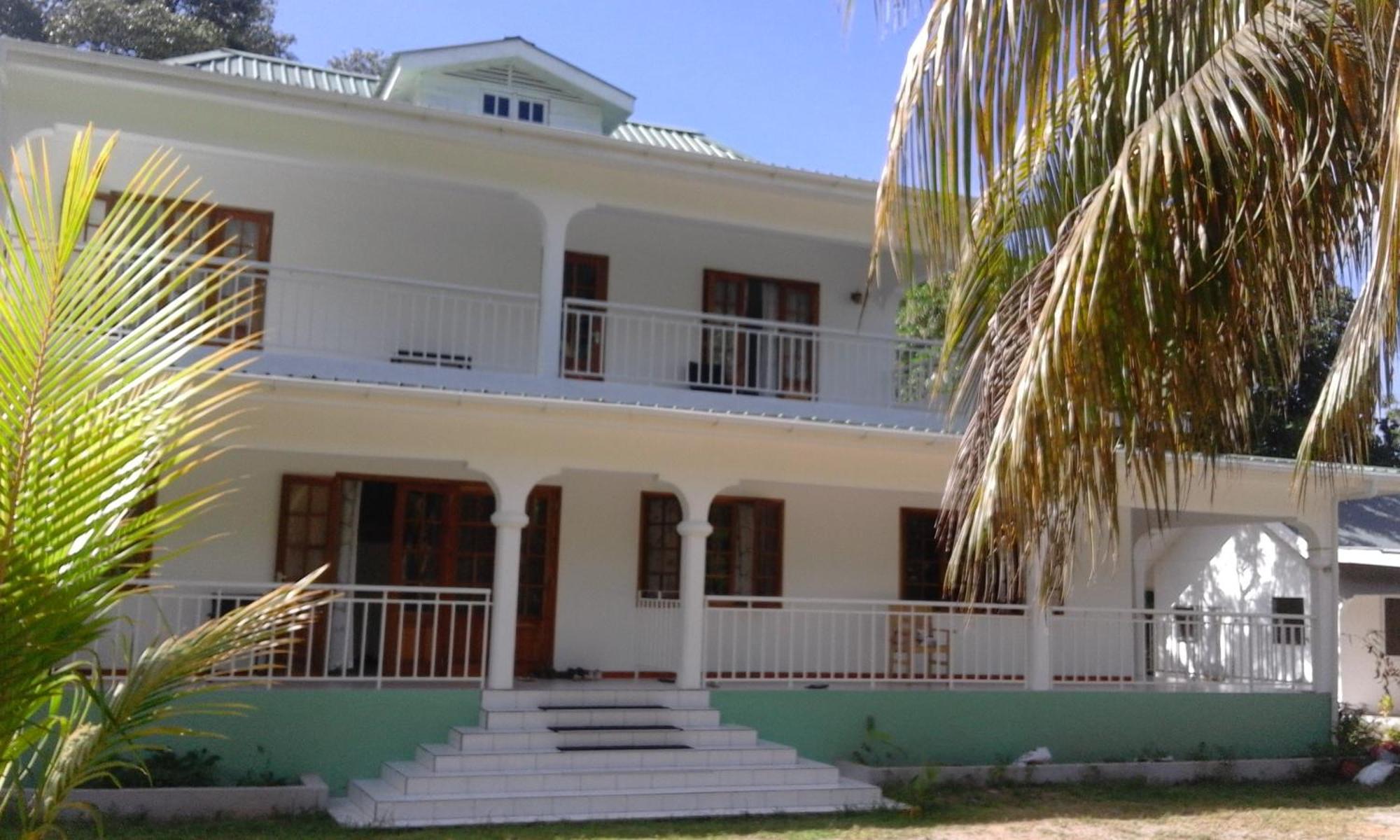 Petit Baie Chalet *